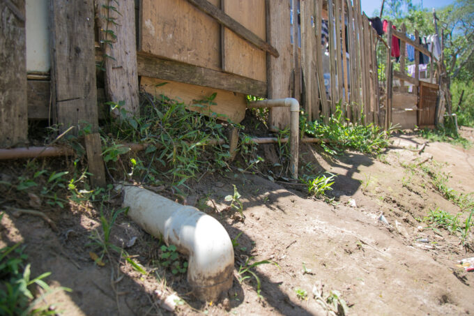 Problemas com baixa vazão em chuveiros: possíveis causas e soluções