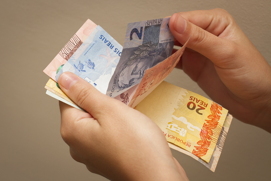 Os𝅺 benefícios⁤ de ​contratar‌ profissionais⁣ especializados ⁣para a​ impermeabilização de lajes⁢ em ​construções
