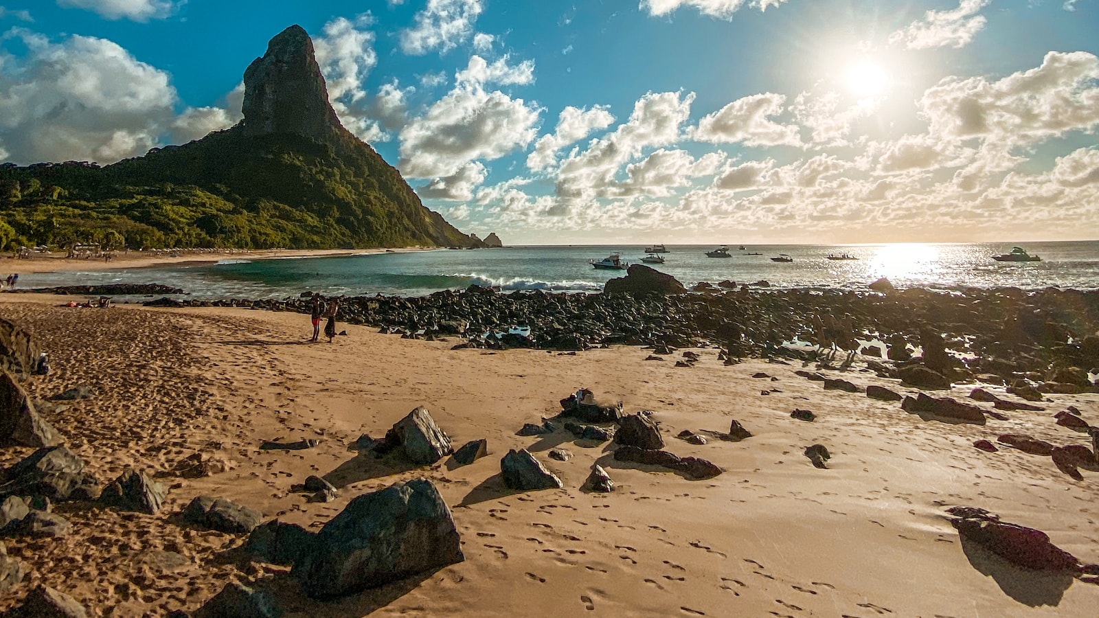 Praias deslumbrantes⁣ da Riviera ⁣Bangu: ⁤Conheça as melhores opções para ⁤relaxar‌ e⁤ aproveitar o‌ sol